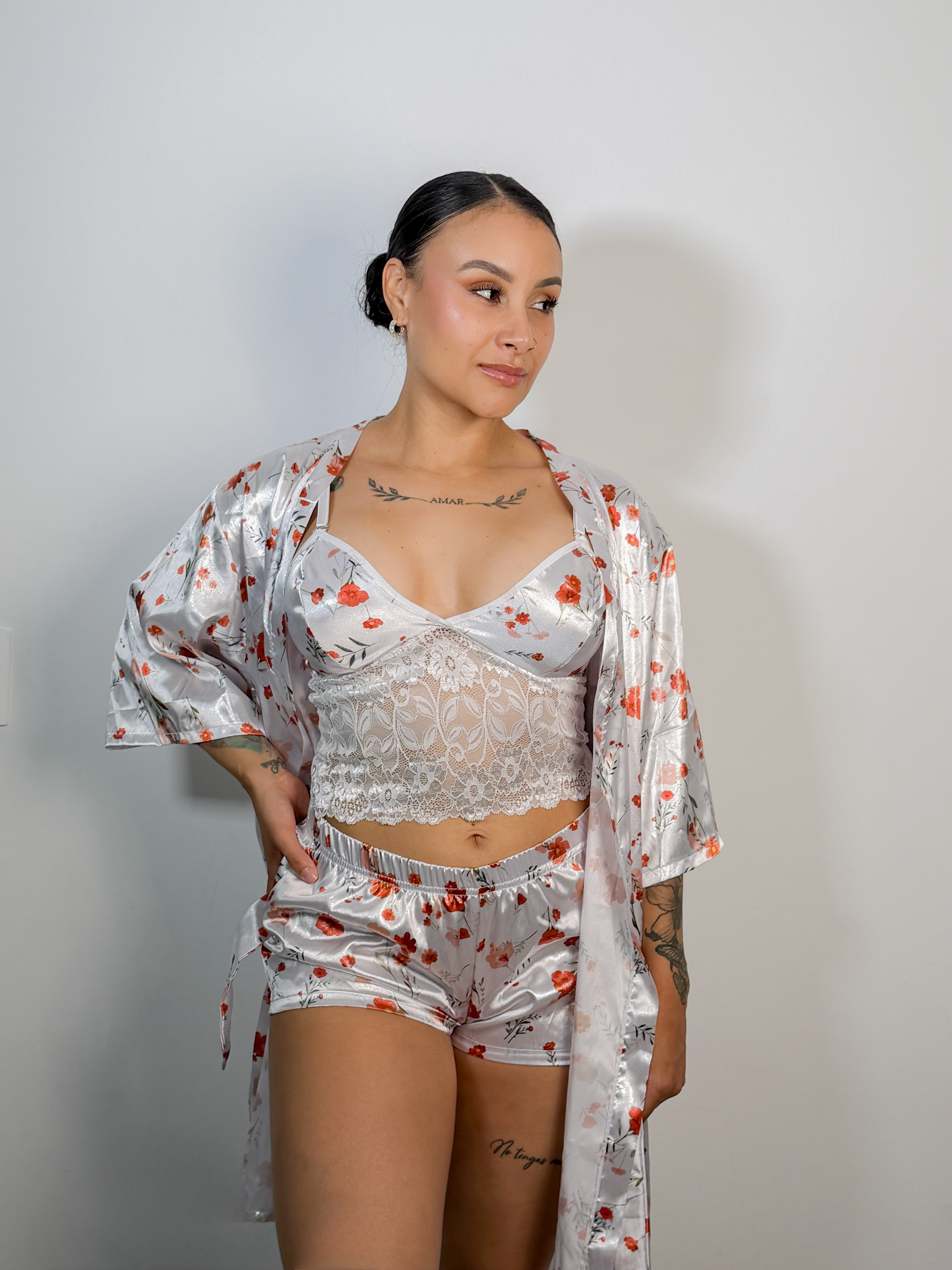 PIJAMA FLORES (CON BATA)